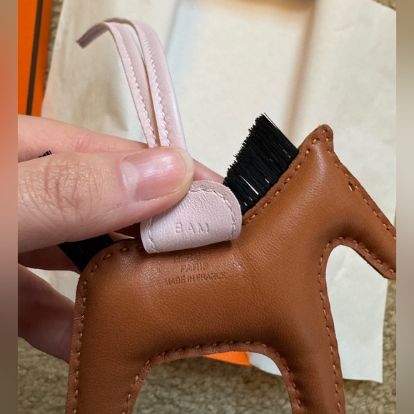 HERMES RODEO PM HORSE HAIR GOLD/MAUVE PALE/NOIR - Picture 5 of 6